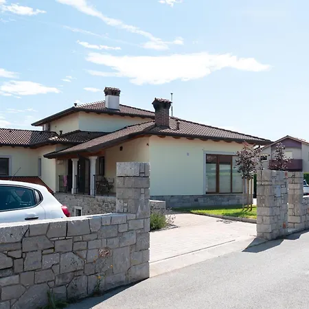 I&r Apartma Apartman *