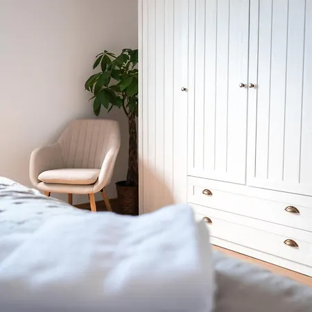 I&r Apartma Apartman Hrpelje